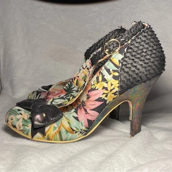 Irregular Choice VTG “Bloxy” pumps,black/tropical print,T strap,metallic heel, 8 - Picture 6 of 14